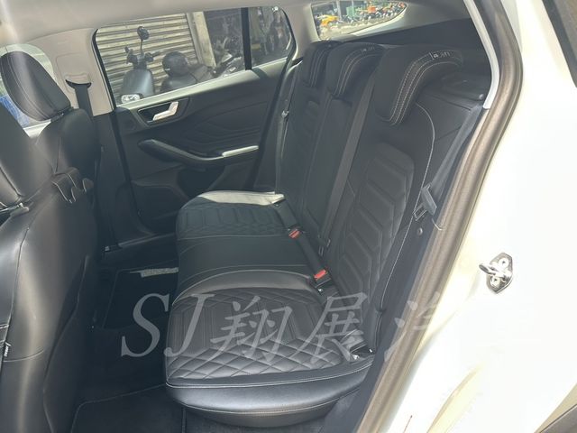 FORD福特 FOCUS WAGON  第7張相片