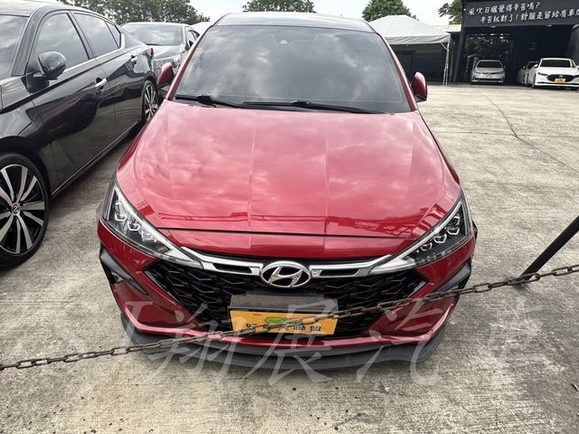 HYUNDAI現代 ELANTRA  第2張相片