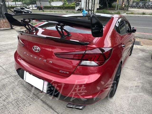 HYUNDAI現代 ELANTRA  第5張相片