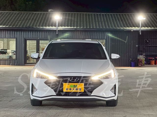 HYUNDAI現代 ELANTRA  第2張相片