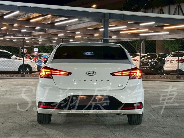 HYUNDAI現代 ELANTRA  第6張相片
