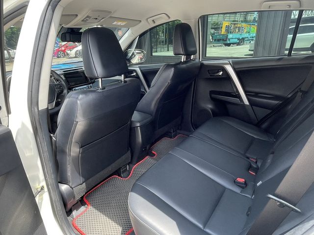 TOYOTA豐田 RAV4  第6張相片