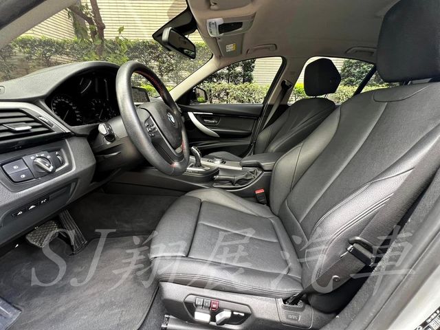 BMW寶馬 320I SPORT LINE  第6張相片