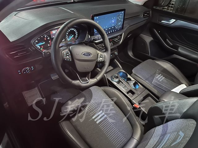 FORD福特 FOCUS ACTIVE  第3張相片