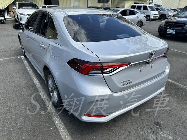 TOYOTA豐田 ALTIS  第3張相片