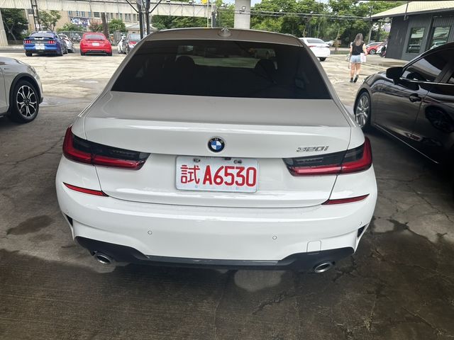 BMW寶馬 320I M SPORT  第5張相片
