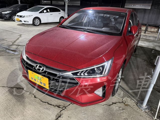 HYUNDAI現代 ELANTRA  第1張相片