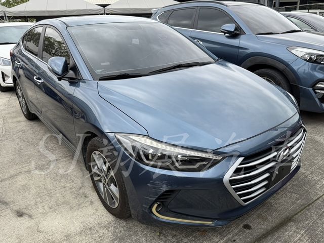 HYUNDAI現代 ELANTRA  第2張相片