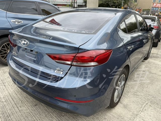 HYUNDAI現代 ELANTRA  第4張相片