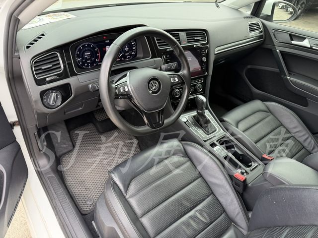 VOLKSWAGEN福斯 GOLF VARIANT  第5張相片