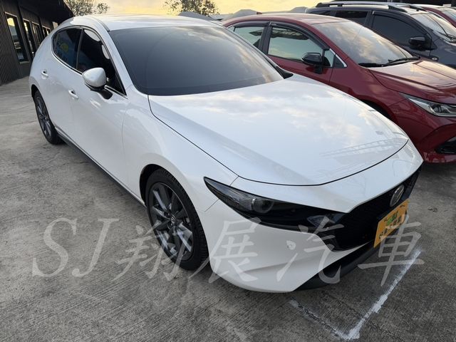 MAZDA馬自達 MAZDA 3  第2張相片