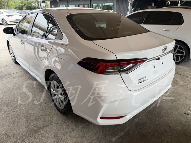 TOYOTA豐田 ALTIS  第3張相片