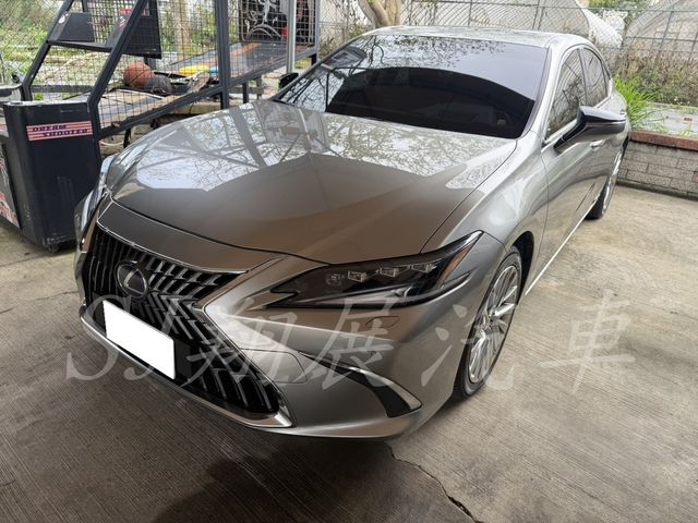 LEXUS凌志 ES300H  第1張相片
