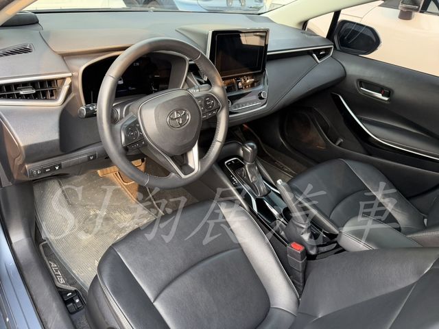 TOYOTA豐田 ALTIS  第3張相片