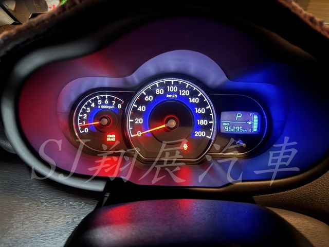 HYUNDAI現代 I10  第8張相片