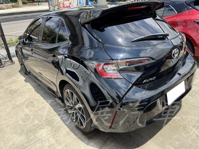 TOYOTA豐田 AURIS  第3張相片