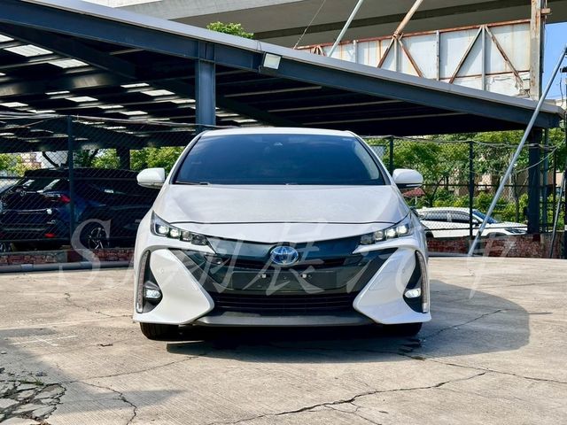 TOYOTA豐田 PRIUS  第2張相片