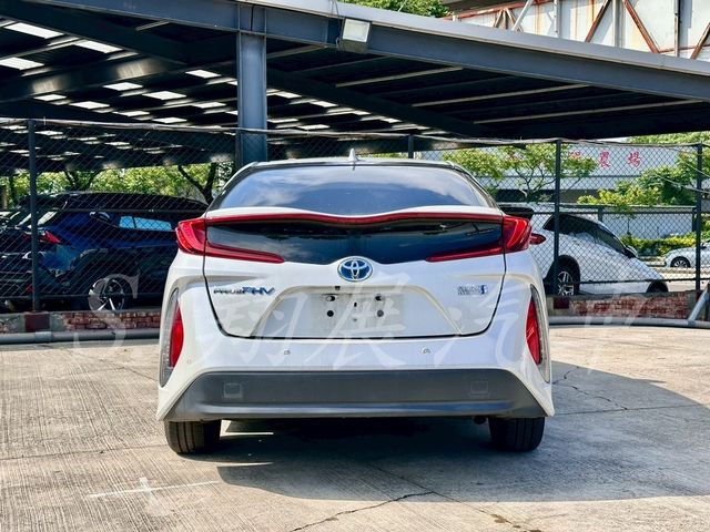 TOYOTA豐田 PRIUS  第3張相片
