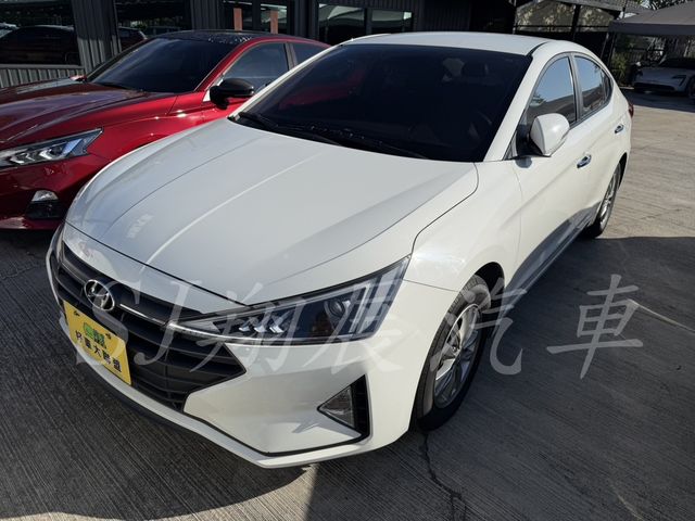 HYUNDAI現代 ELANTRA  第1張相片