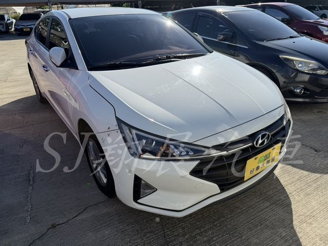 HYUNDAI現代 ELANTRA  第2張相片