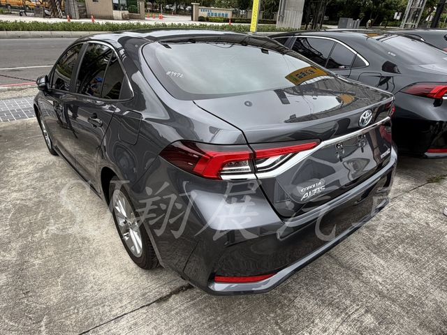 TOYOTA豐田 COROLLA ALTIS HYBRID  第3張相片