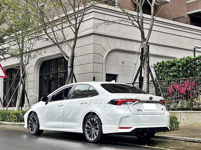 TOYOTA豐田 ALTIS  第3張相片