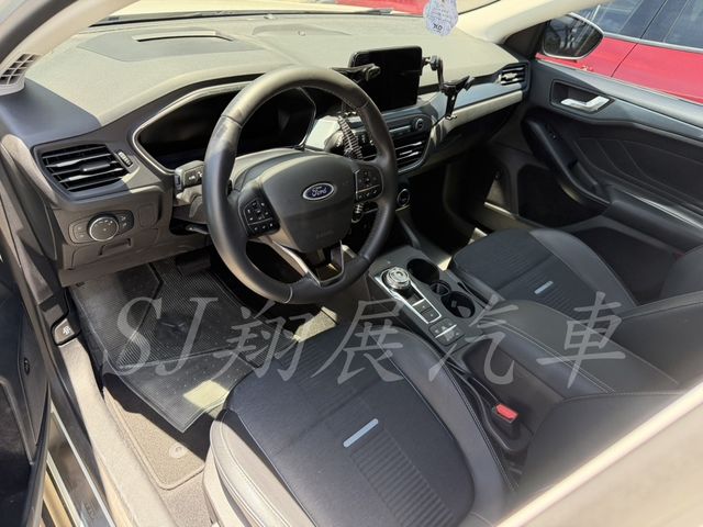 FORD福特 FOCUS ACTIVE  第4張相片