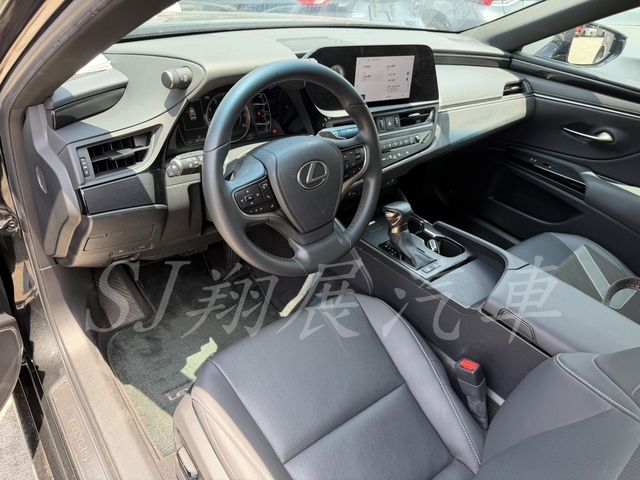 LEXUS凌志 ES200  第3張相片