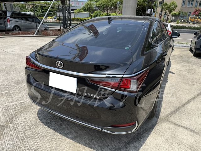 LEXUS凌志 ES200  第6張相片