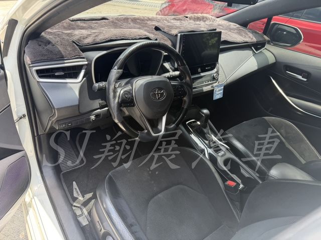 TOYOTA豐田 AURIS  第5張相片