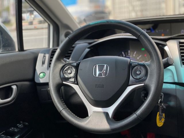 頂級 VTi-S 天窗 快撥 定速 恆溫 電摺  第6張相片