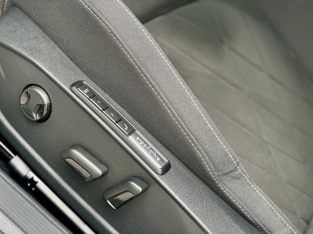 style版 電動椅 抬顯 H/K 自動停車 IQ.Drive  第12張相片