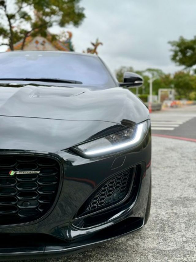 F-type 玻璃頂 跑排 Race模式 Meridian音響 盲點  第3張相片