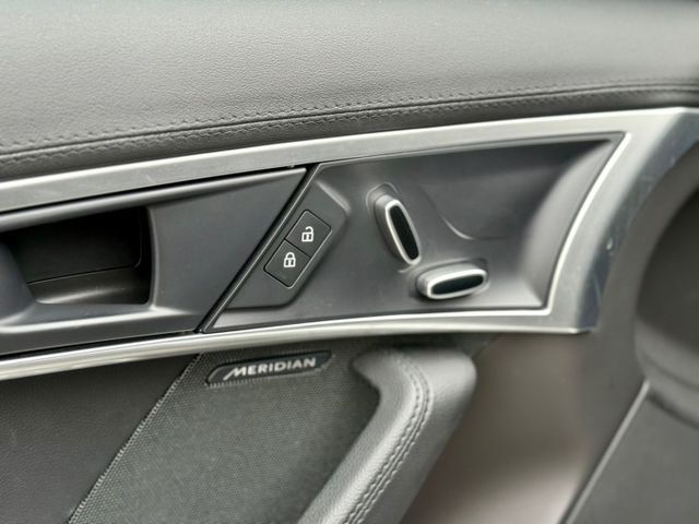 F-type 玻璃頂 跑排 Race模式 Meridian音響 盲點  第8張相片