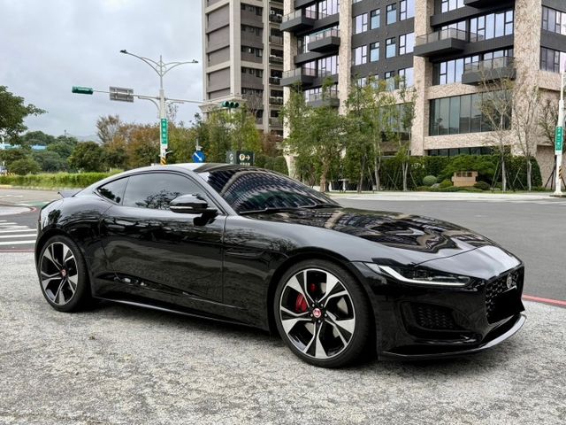 F-type 玻璃頂 跑排 Race模式 Meridian音響 盲點  第11張相片