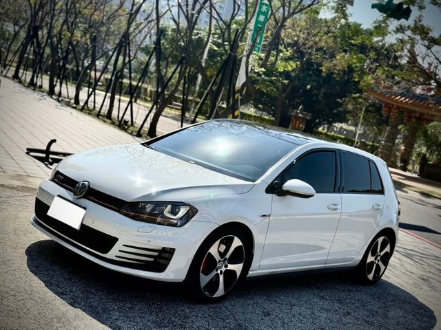 萬年鋼砲 全景 car play 導航 前後雷達  第1張相片