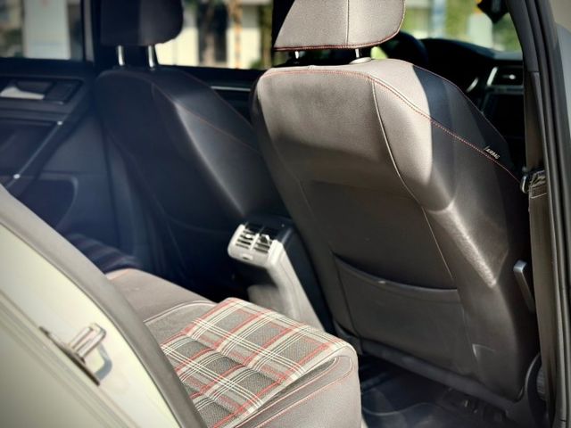 萬年鋼砲 全景 car play 導航 前後雷達  第8張相片