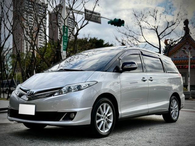 小改款 豪華版 電滑門 電尾門 全景天窗 後座影音 後座獨立椅  第1張相片