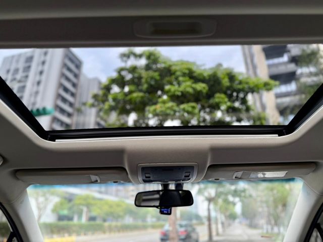 旗艦版 MarkLevinson音響 電動椅 冷熱椅 記憶裝置 盲點 後座電動椅  第11張相片