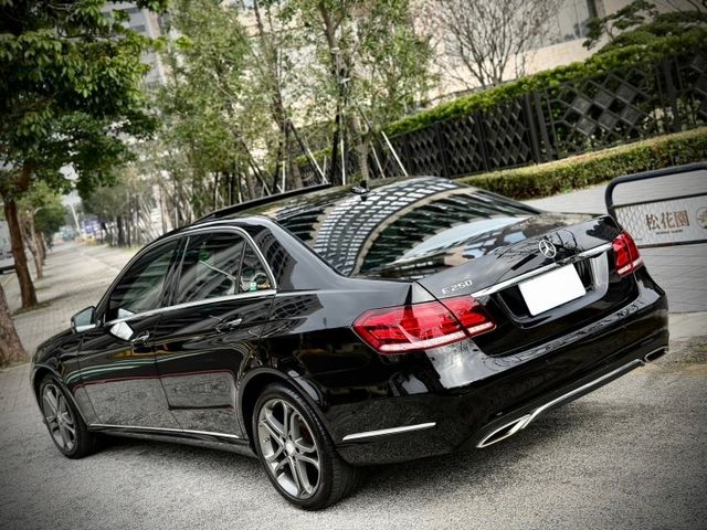 Avant-garde 天窗 前後雷達 雙前電動椅 記憶裝置 自動停車  第13張相片