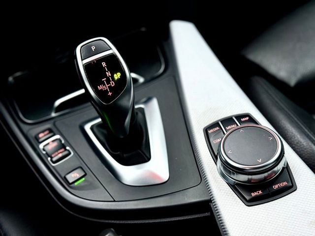 330 GT M版 全景天窗 5AS 大螢幕 衛星導航 電尾門  第8張相片