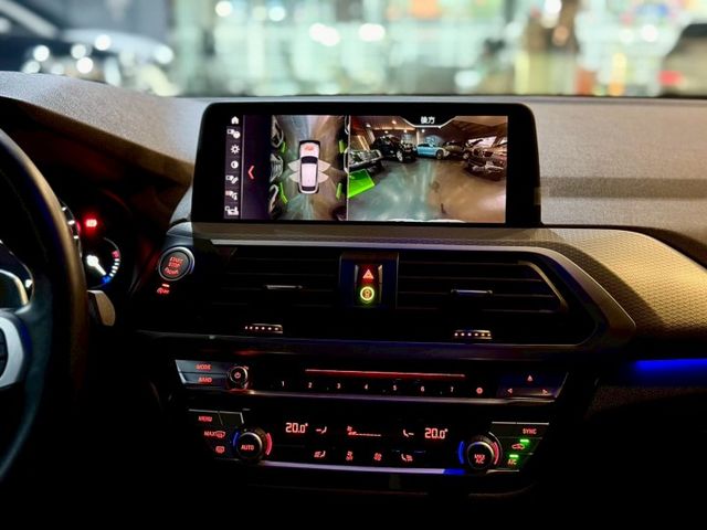 30i M 5AT 360環景 腳踢尾門 三區恆溫 car play  第8張相片