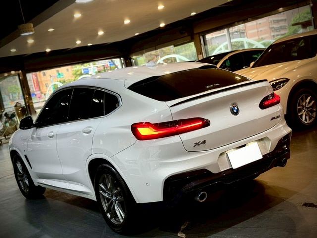 30i M 5AT 360環景 腳踢尾門 三區恆溫 car play  第14張相片