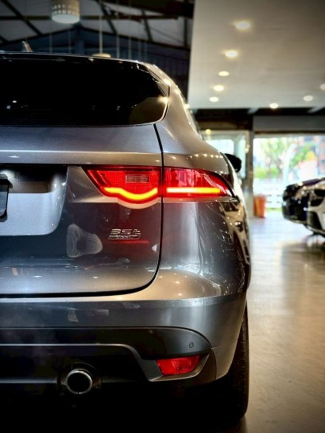 R-Sport 35T AWD 全景天窗 後座電動椅 Meridian音響  第4張相片