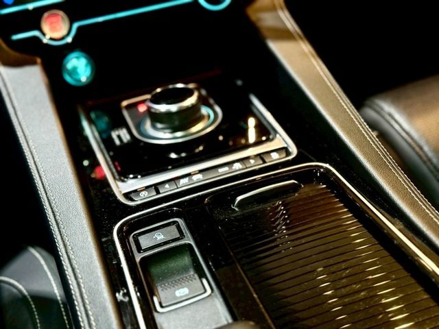 R-Sport 35T AWD 全景天窗 後座電動椅 Meridian音響  第7張相片