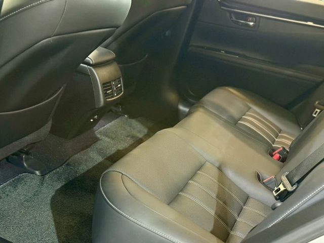 豪華版 ACC 車偏警示 雙前電動椅 遠光燈自動控制 天窗  第6張相片
