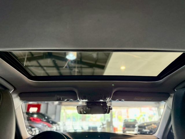 豪華版 ACC 車偏警示 雙前電動椅 遠光燈自動控制 天窗  第7張相片