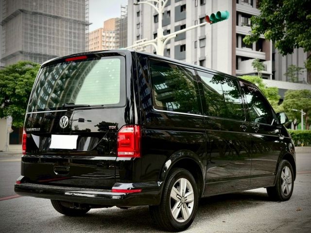 市場稀有204匹 短軸 雙開門 非營業車 雙區恆溫 安卓機 LED頭尾燈  第2張相片