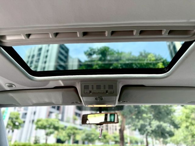 市場稀有 Multivan 雙電滑門 滑軌小餐桌 雙前加熱椅  第8張相片