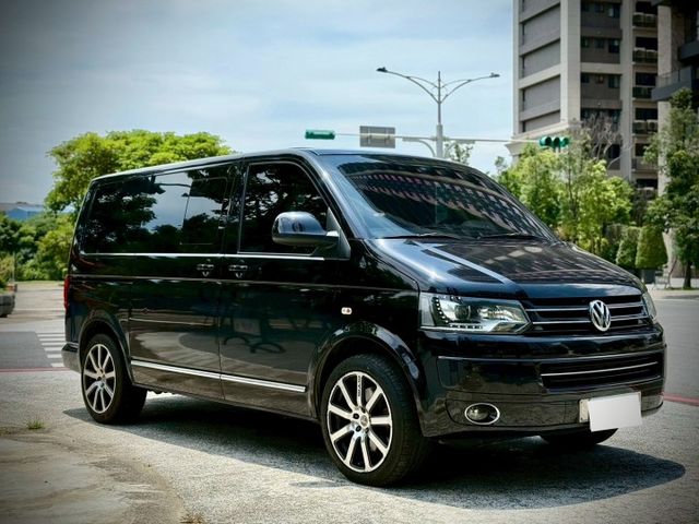 市場稀有 Multivan 雙電滑門 滑軌小餐桌 雙前加熱椅  第15張相片